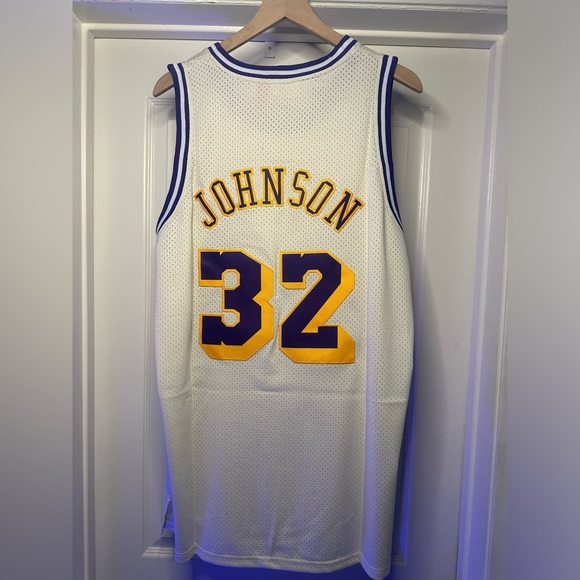 Magic Johnson #32 LA Lakers Throwback - Picture 1 of 2